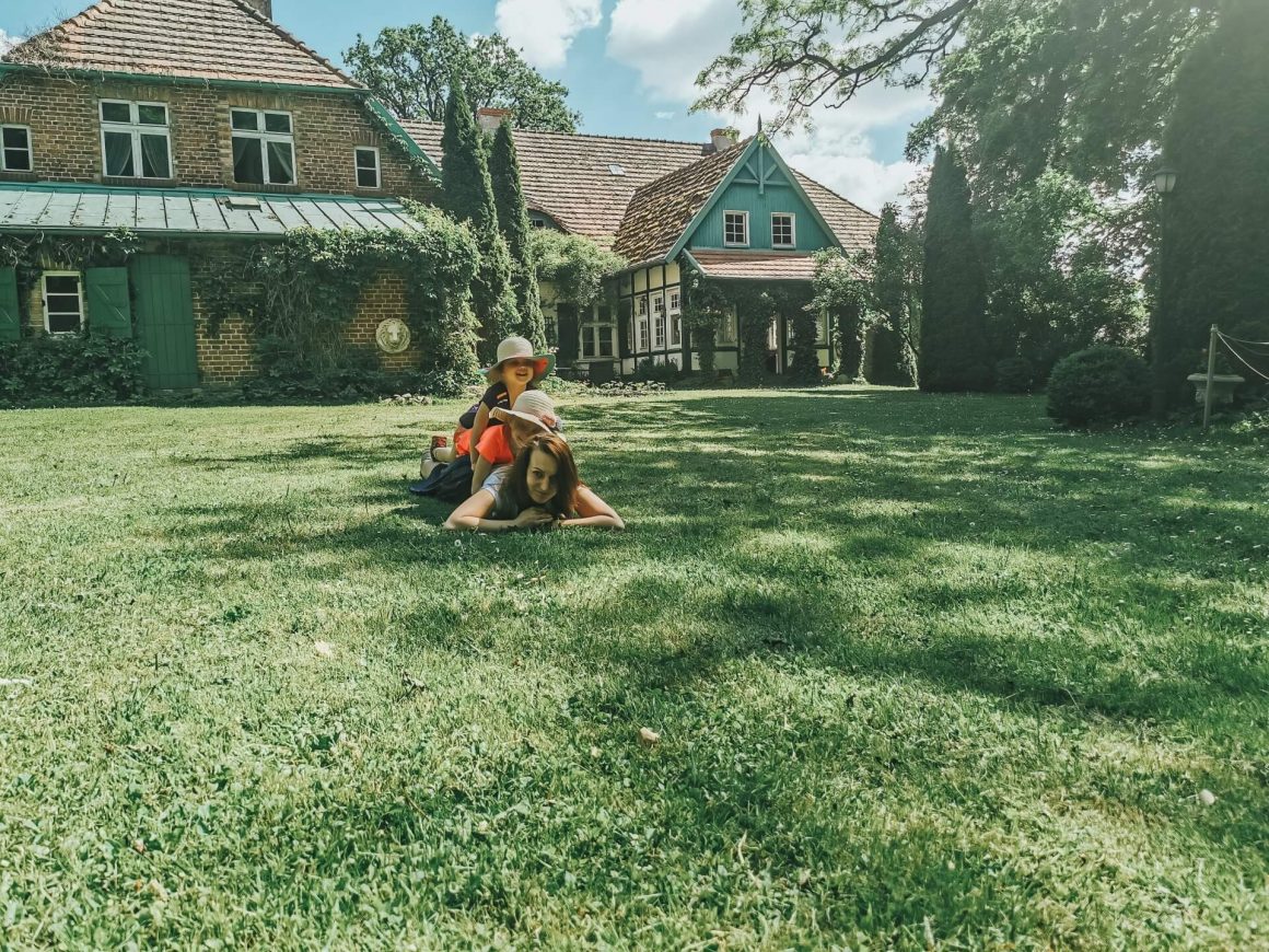 Dwór Wybickich w Sikorzynie