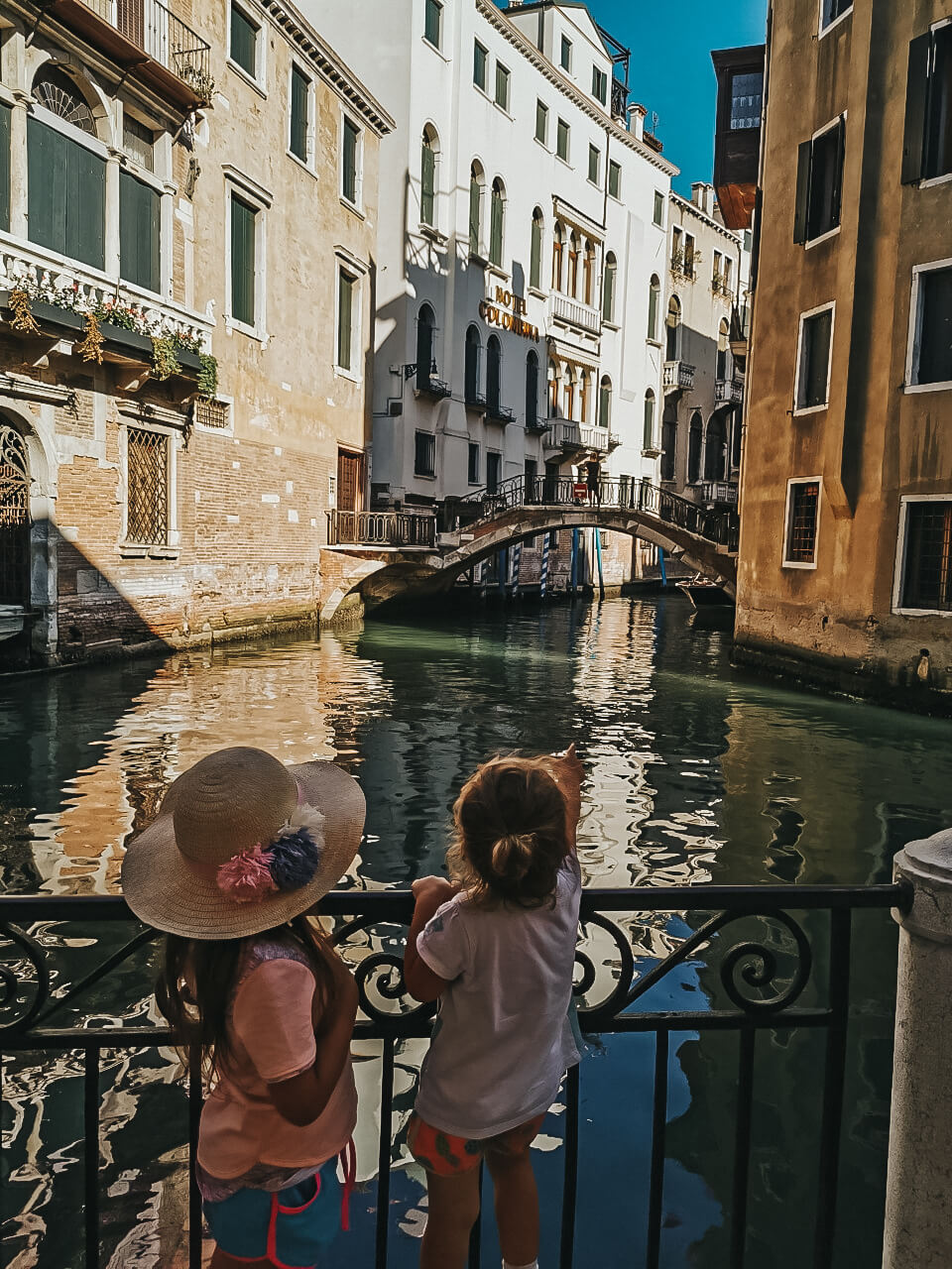 Widok na kanał w Wenecji.