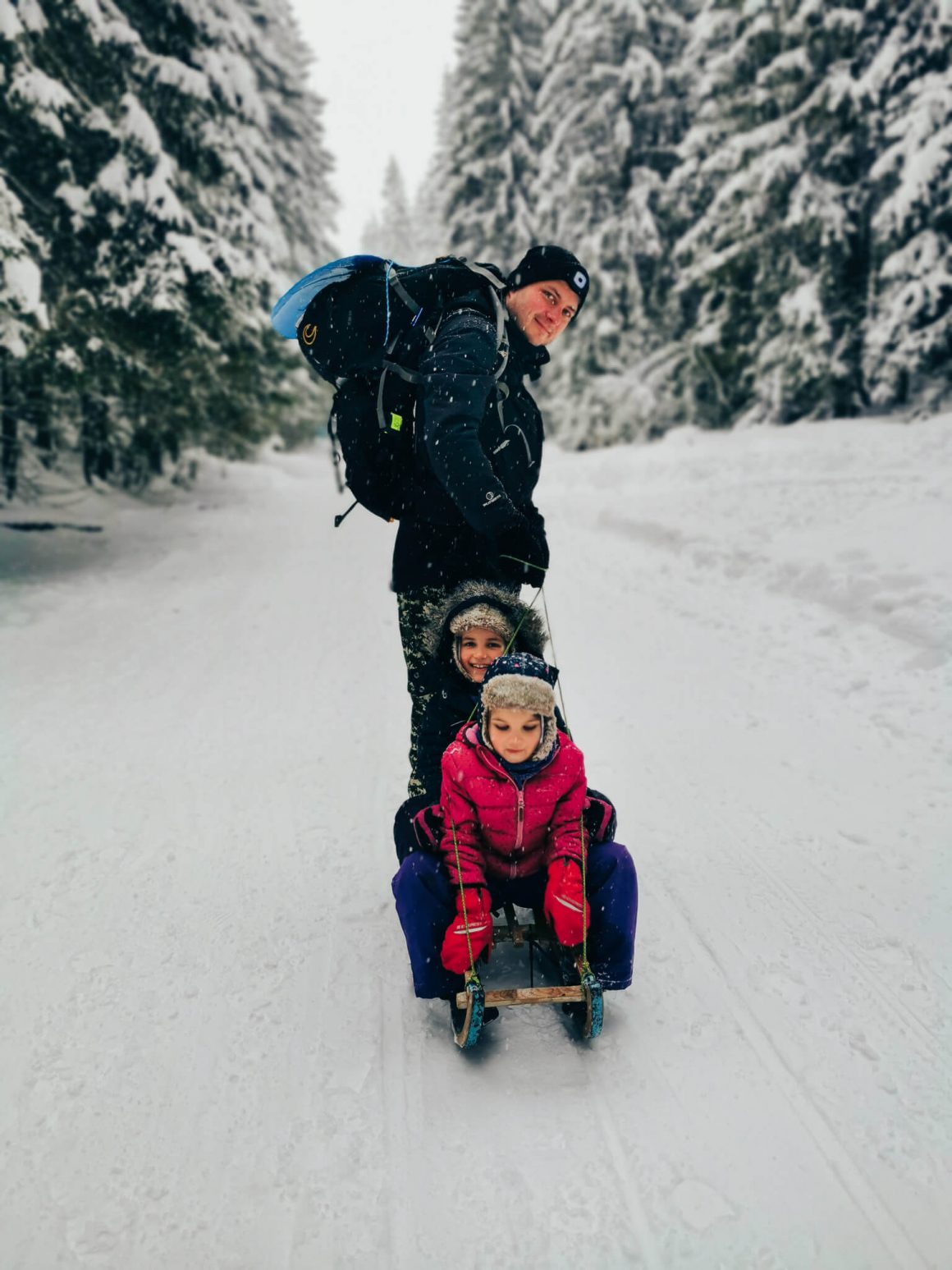 Jak zaplanować zimowe wyjście w góry z dziećmi?
