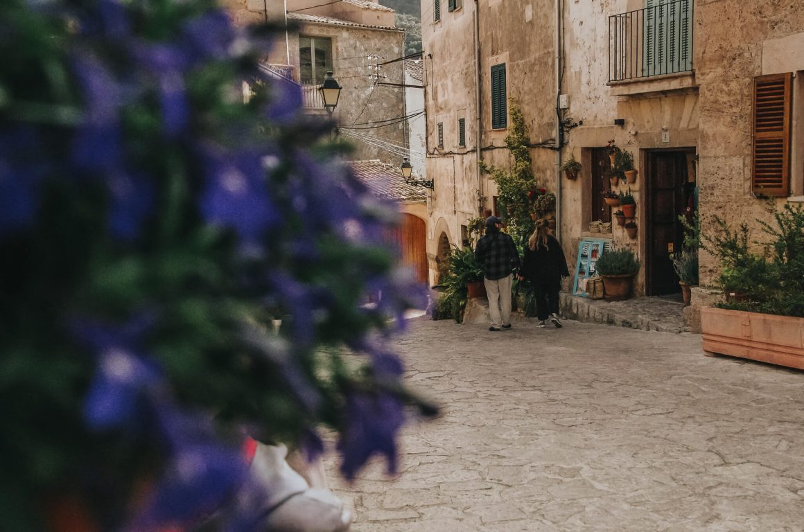 Uliczki w urokliwe Valldemossie